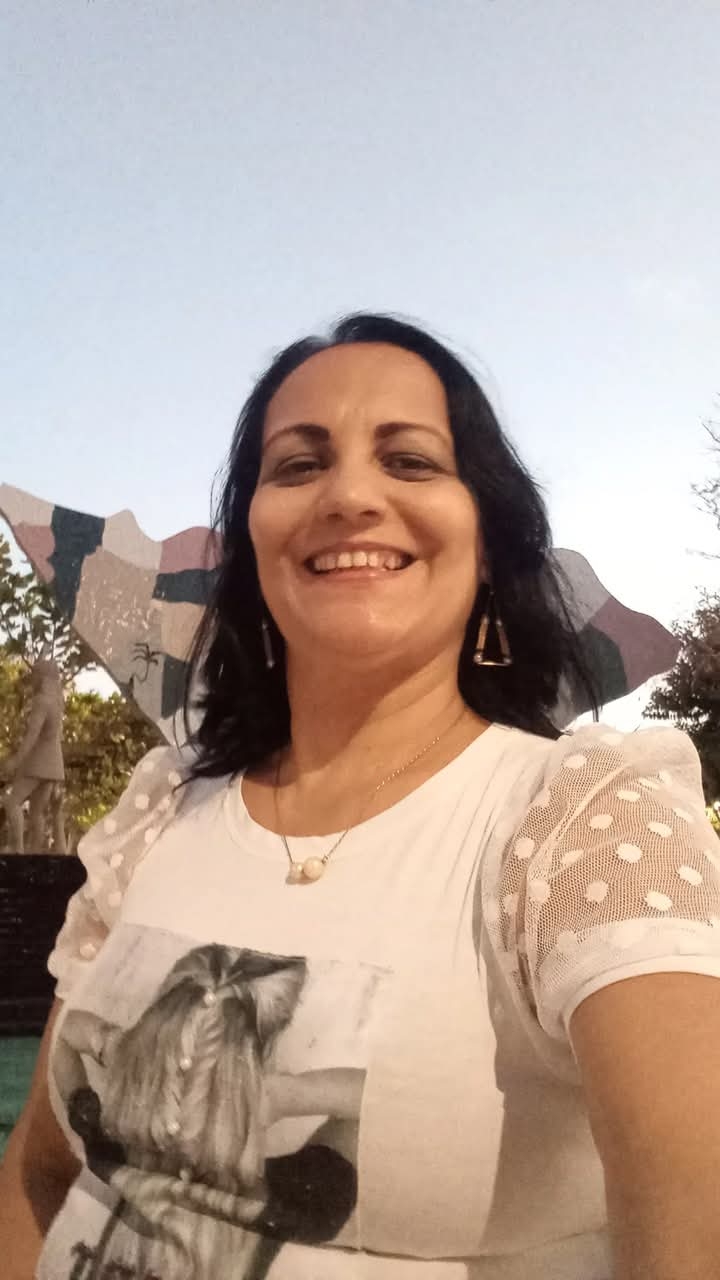 elianaibarros52 Profile Picture